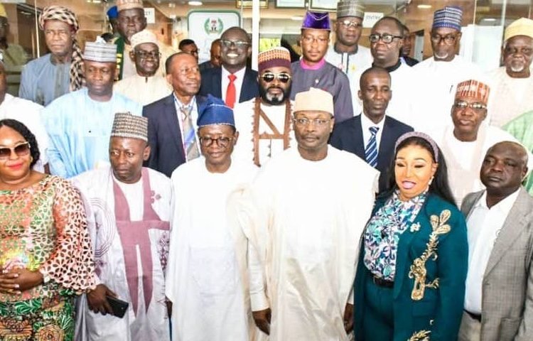 19 RECs Sworn In, Yakubu Reiterates Sanctity of the Ballot