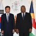 H.E Ambassador Kang Seokhee (Right) with the President of the Republic of Seychelles, Mr. Wavel Ramkalawan (Left)
