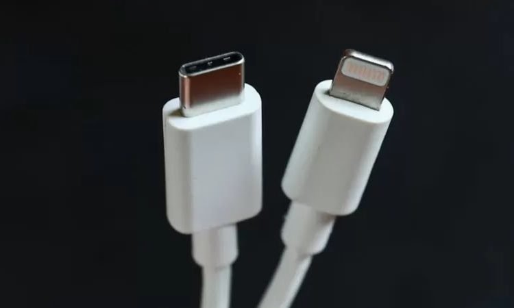 December 2024 set as date for universal phone charger in EU