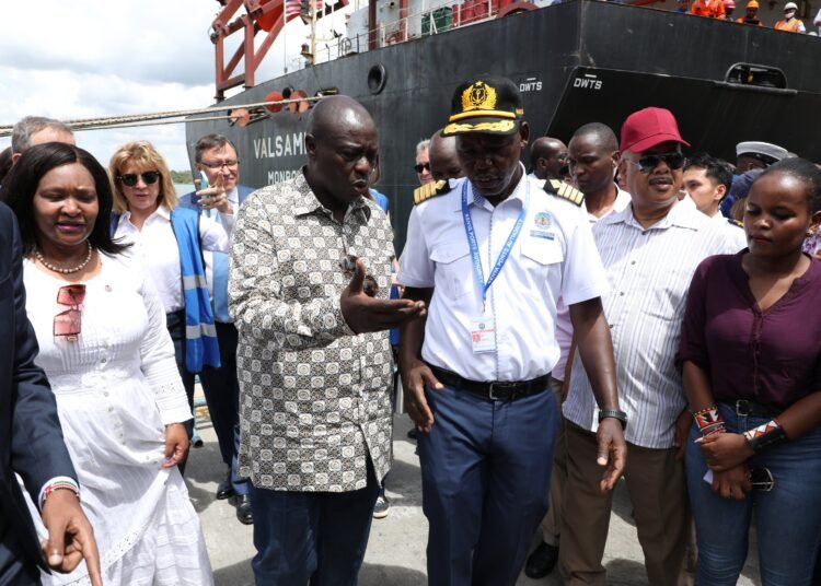 Kenya: Deputy President Rigathi Gachagua flags off consignment of grains to alleviate food shortages
