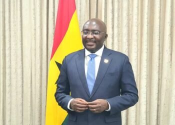 Vice President Mahamudu Bawumia Secure Ghana Card for cured lepers.