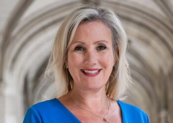 UK: Culture, Media and Sport Committee backs media bill measures to protect radio