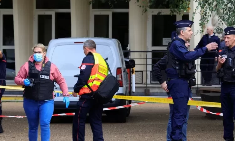 France raises security level after school knife attack