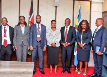 Kenya: CS Wafula holds talk with newly inducted directors of NHIF