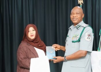 Nigeria: CGC Adeniyi meets NFIU DG, reiterates commitment to enhance border security