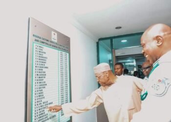 Nigeria: Customs CG Adeniyi hosts Former CG Mustapha