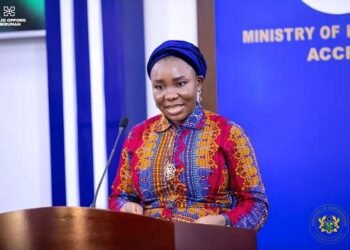 Ghana: Minister of Information,  Fatimatu Abubakar embarks on a media tour