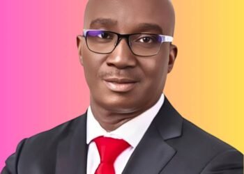 Former Governor Oshiomhole Commends Governor Okpebholo’s First Month in Office